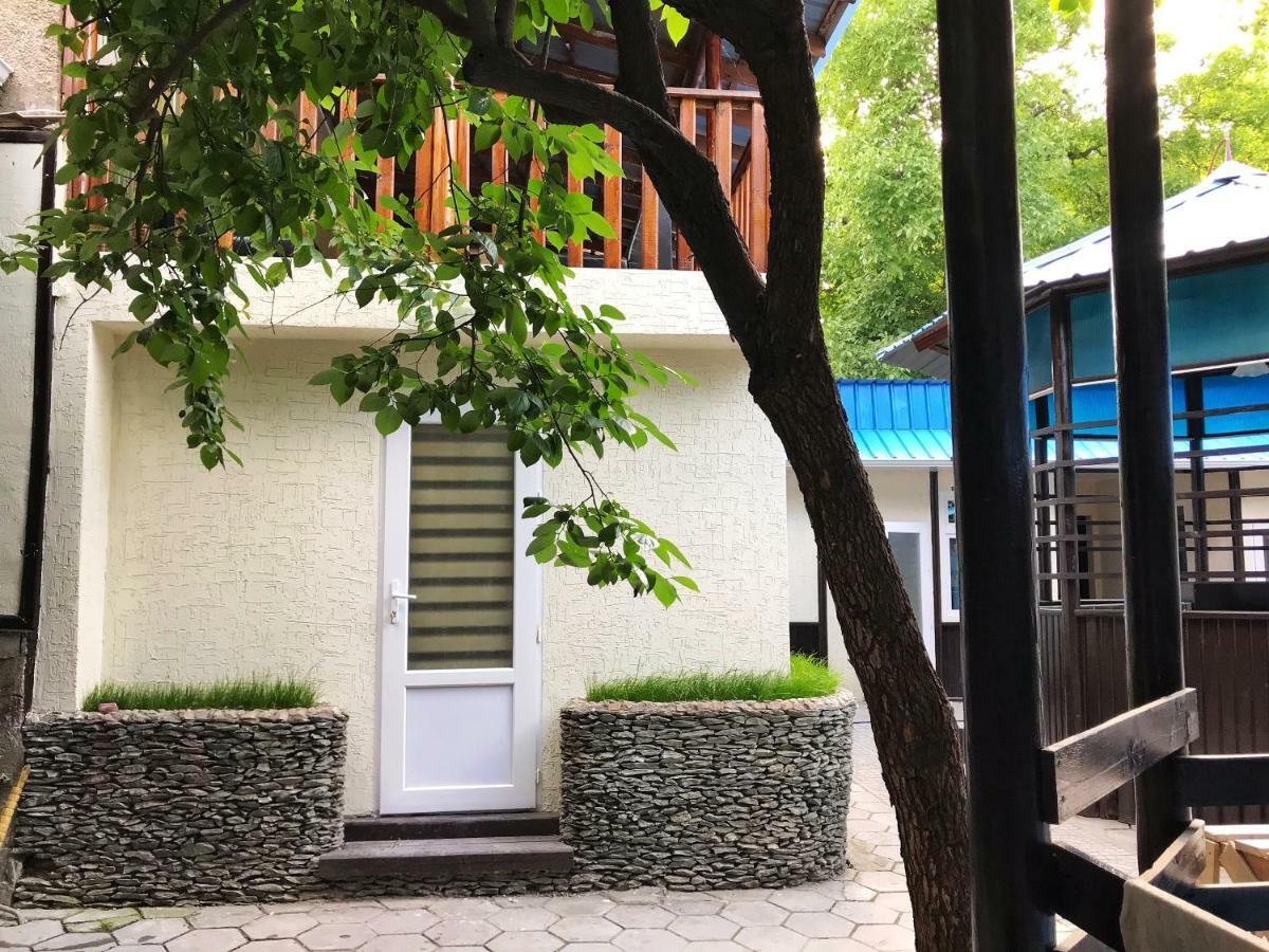 Park Hostel Osh Exterior photo